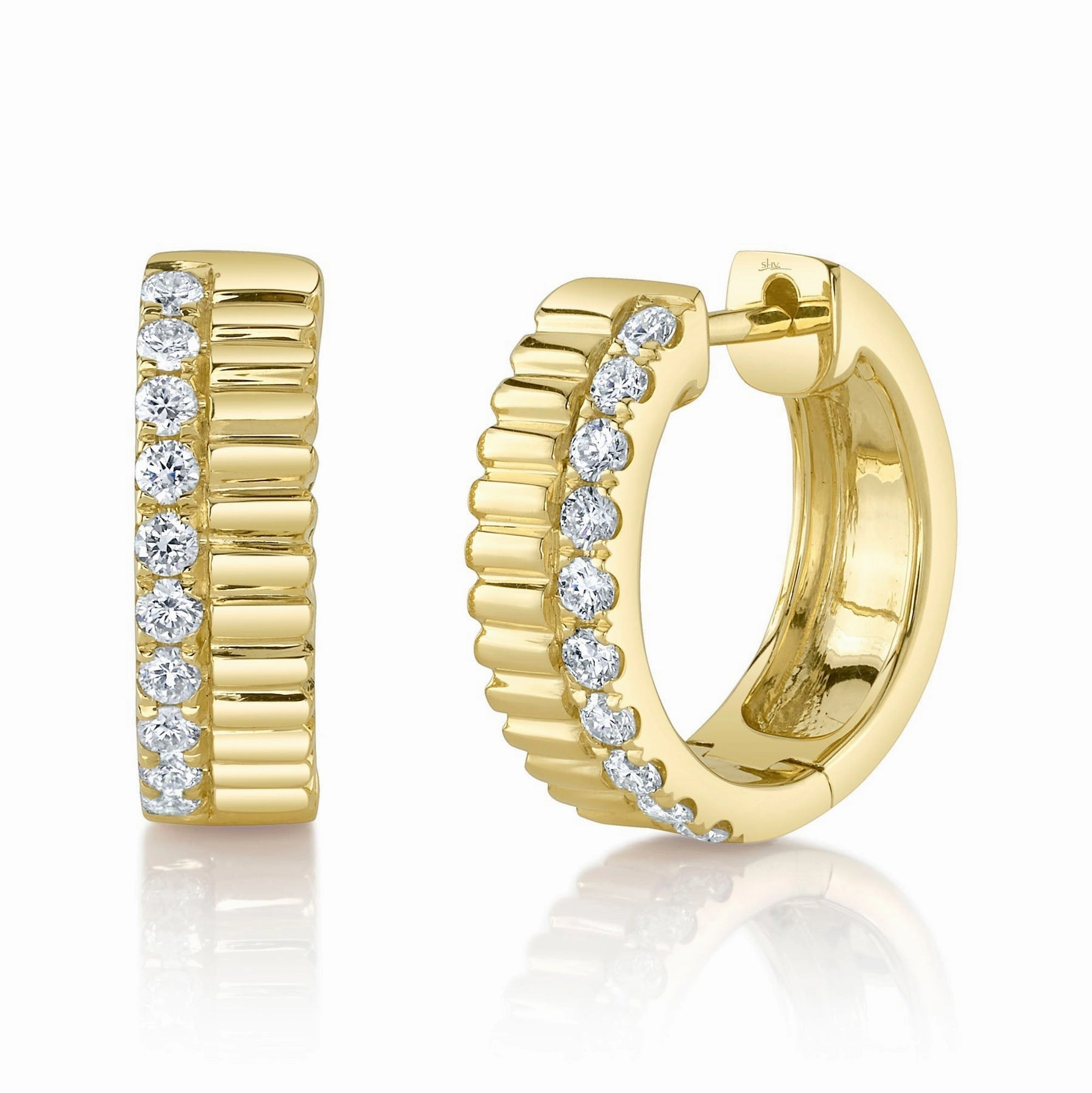 0.34CT DIAMOND HUGGIE EARRING