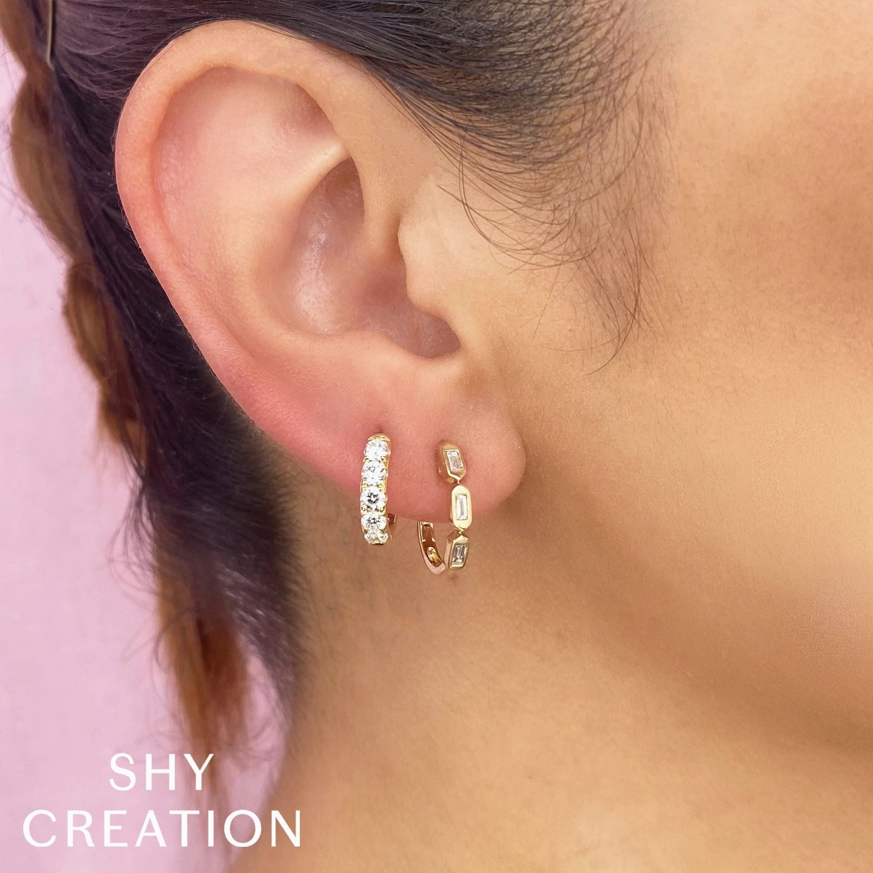 0.81CT DIAMOND HUGGIE EARRING