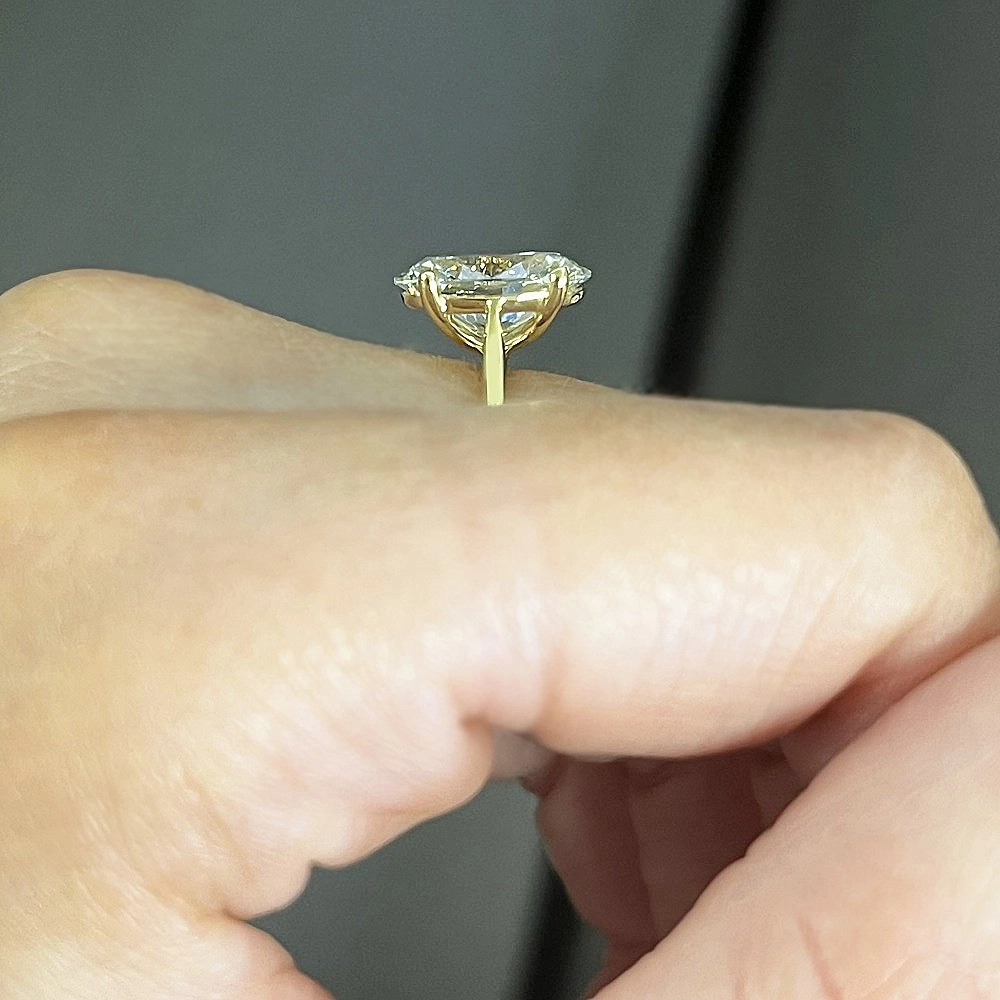 18ct Gold 2.75ct Oval Brilliant Cut Lab Grown Diamond Solitaire Ring G SI 1