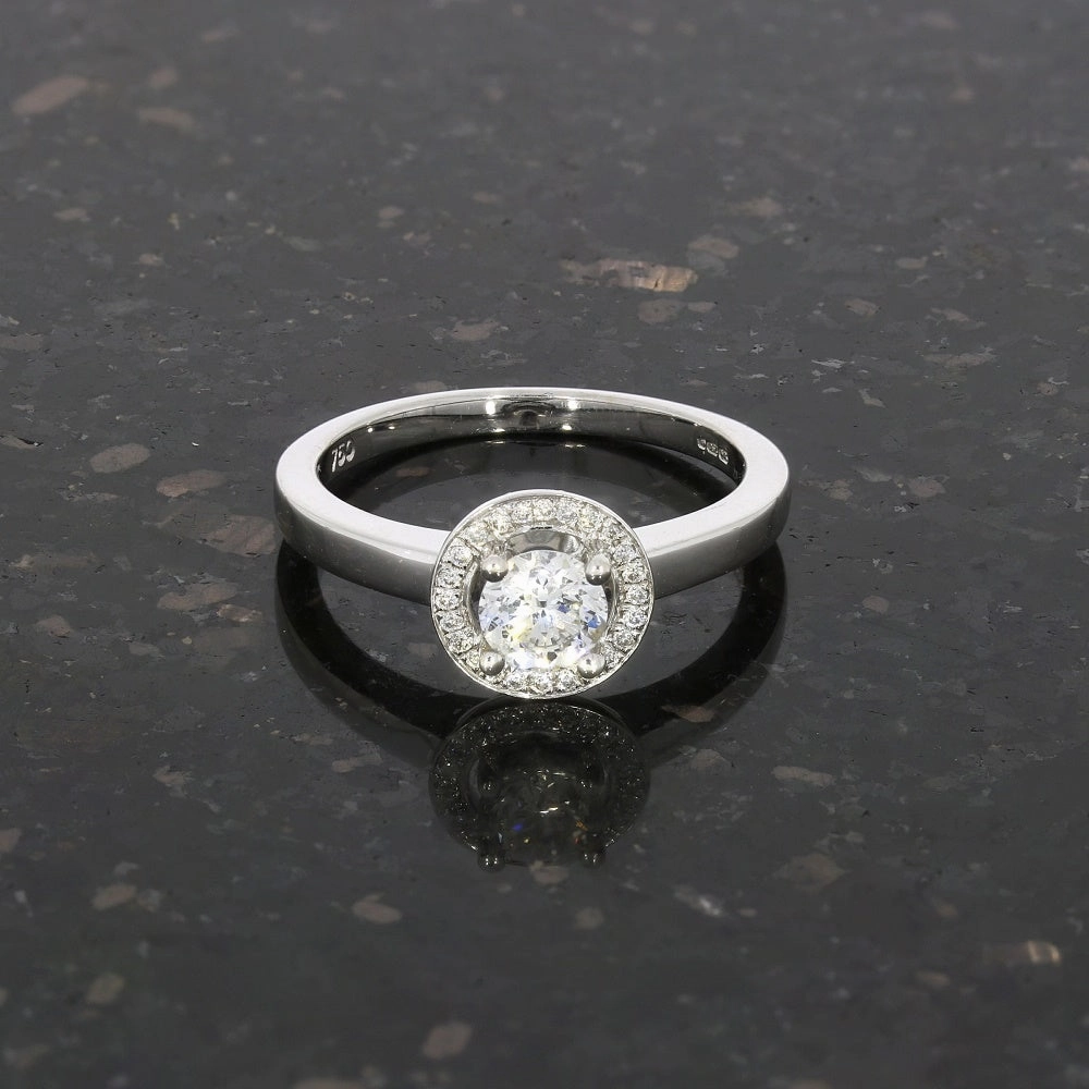 18ct White Gold 0.58ct Halo Cluster Diamond Ring