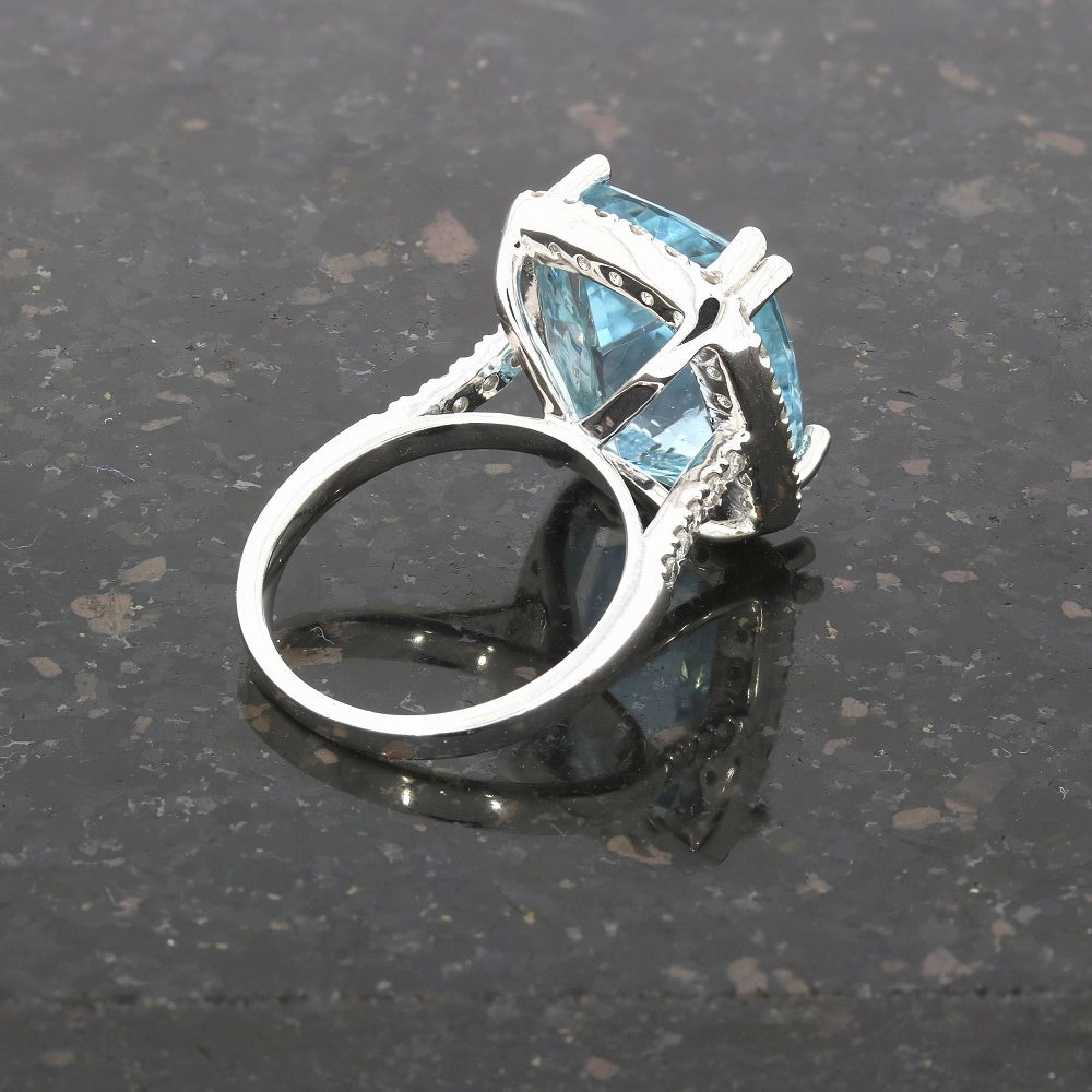 18ct White Gold 10.0ct Aquamarine and 0.60cts Diamond Cluster Ring