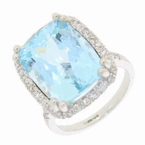 18ct White Gold 10.0ct Aquamarine and 0.60cts Diamond Cluster Ring