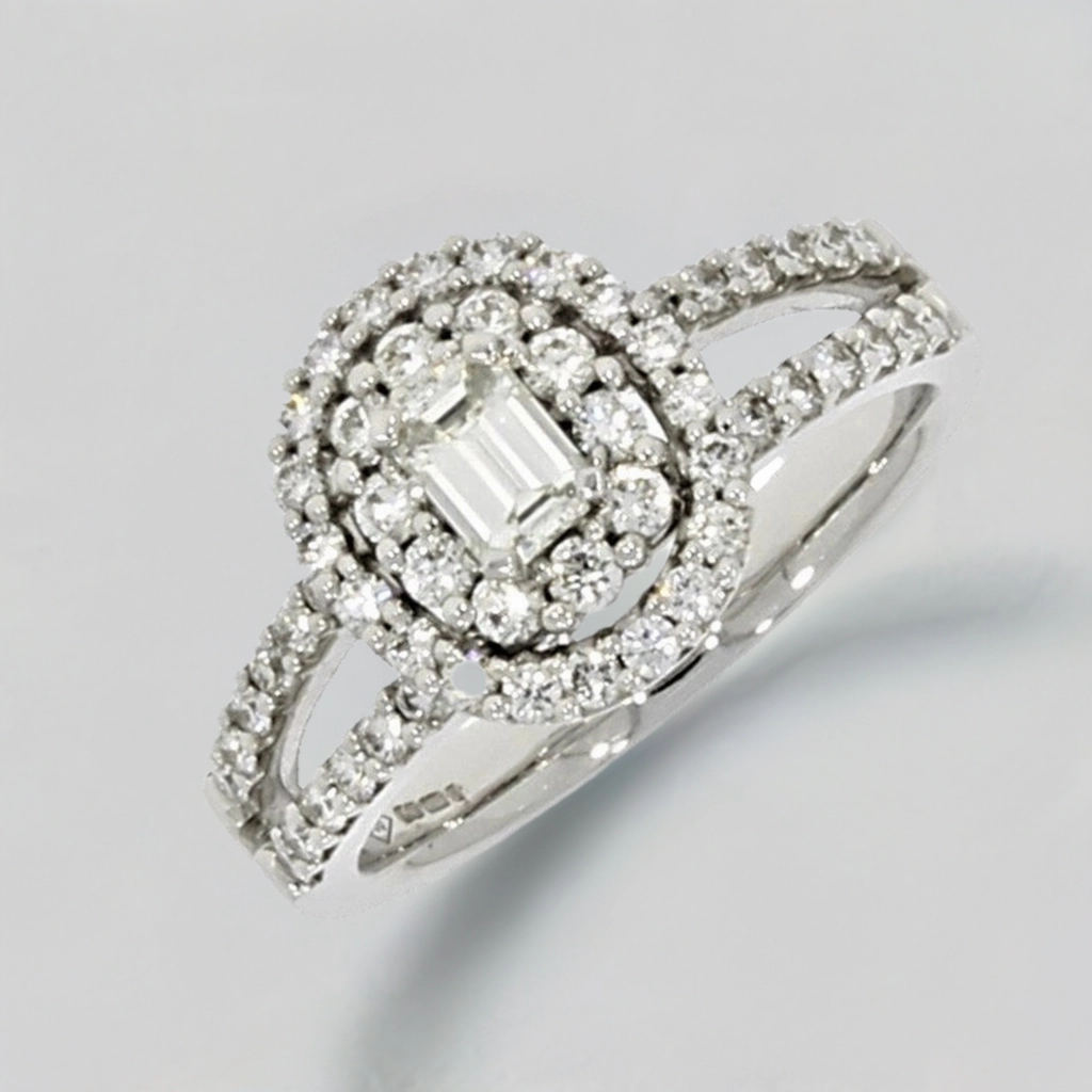 18ct White Gold 1.05ct Diamond Cluster Ring