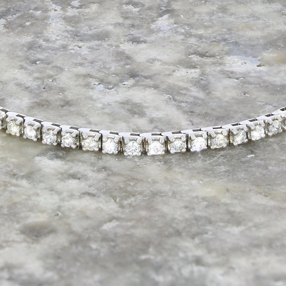 18ct White Gold 2.33cts Brilliant Cut Diamond Line Tennis Bracelet