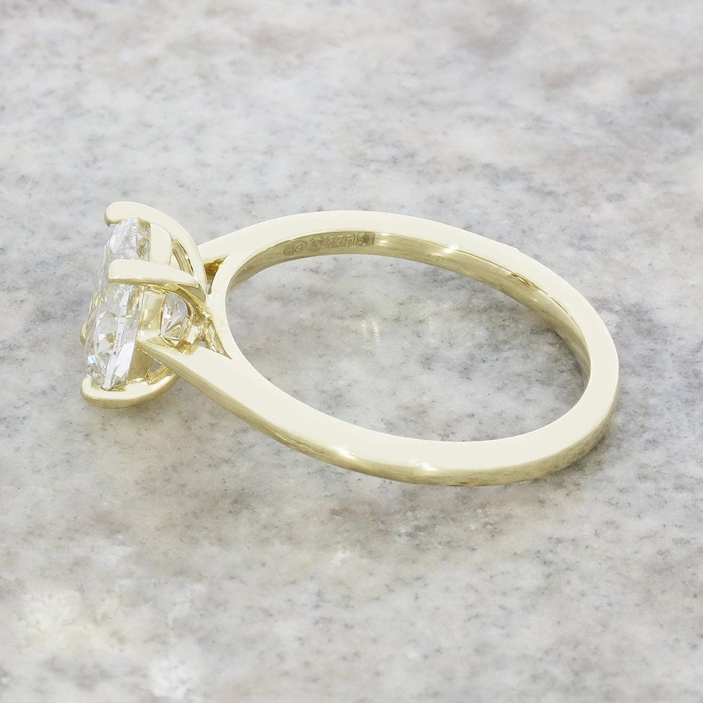 9ct Gold 1.40ct Oval Brilliant Cut Lab Grown Diamond Solitaire Ring G VS2
