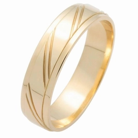 Alliance cisel??e en or jaune 18 carats