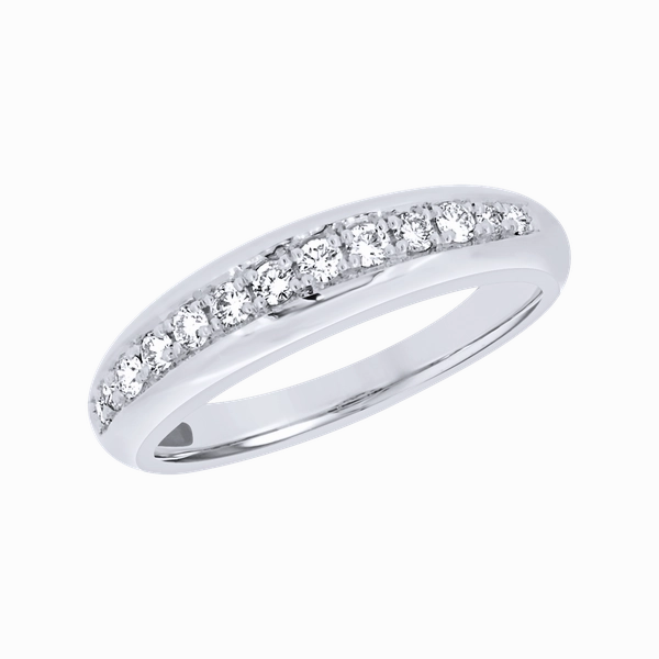 Alliance en or blanc sertie de diamants.