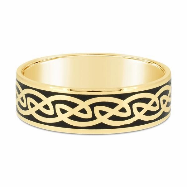 Alliance en or jaune 18 carats motifs celtique et r??sine noir