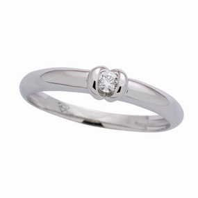 Bague en or blanc sertie d'un diamant.