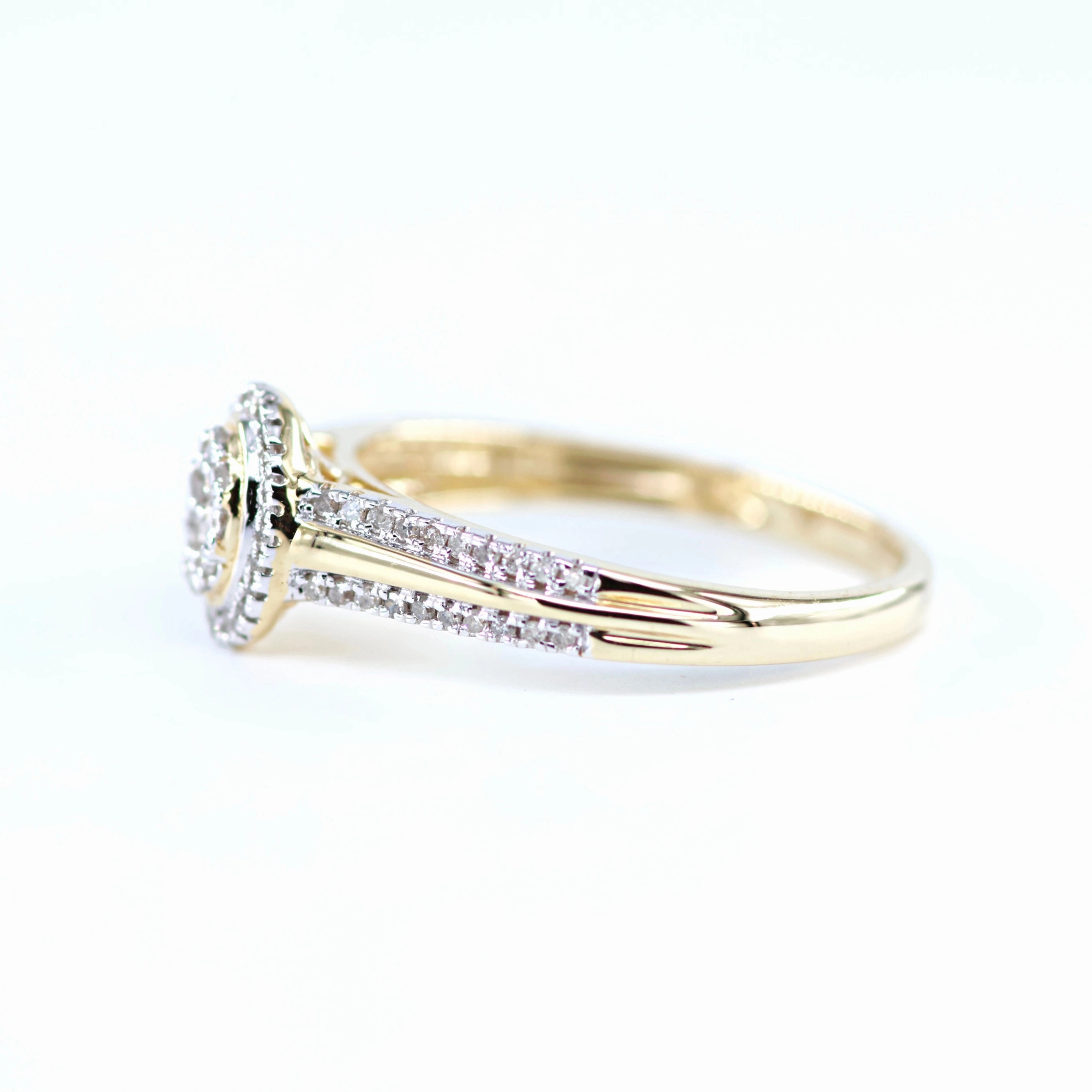 Oval Diamond Engagement Ring 4690047