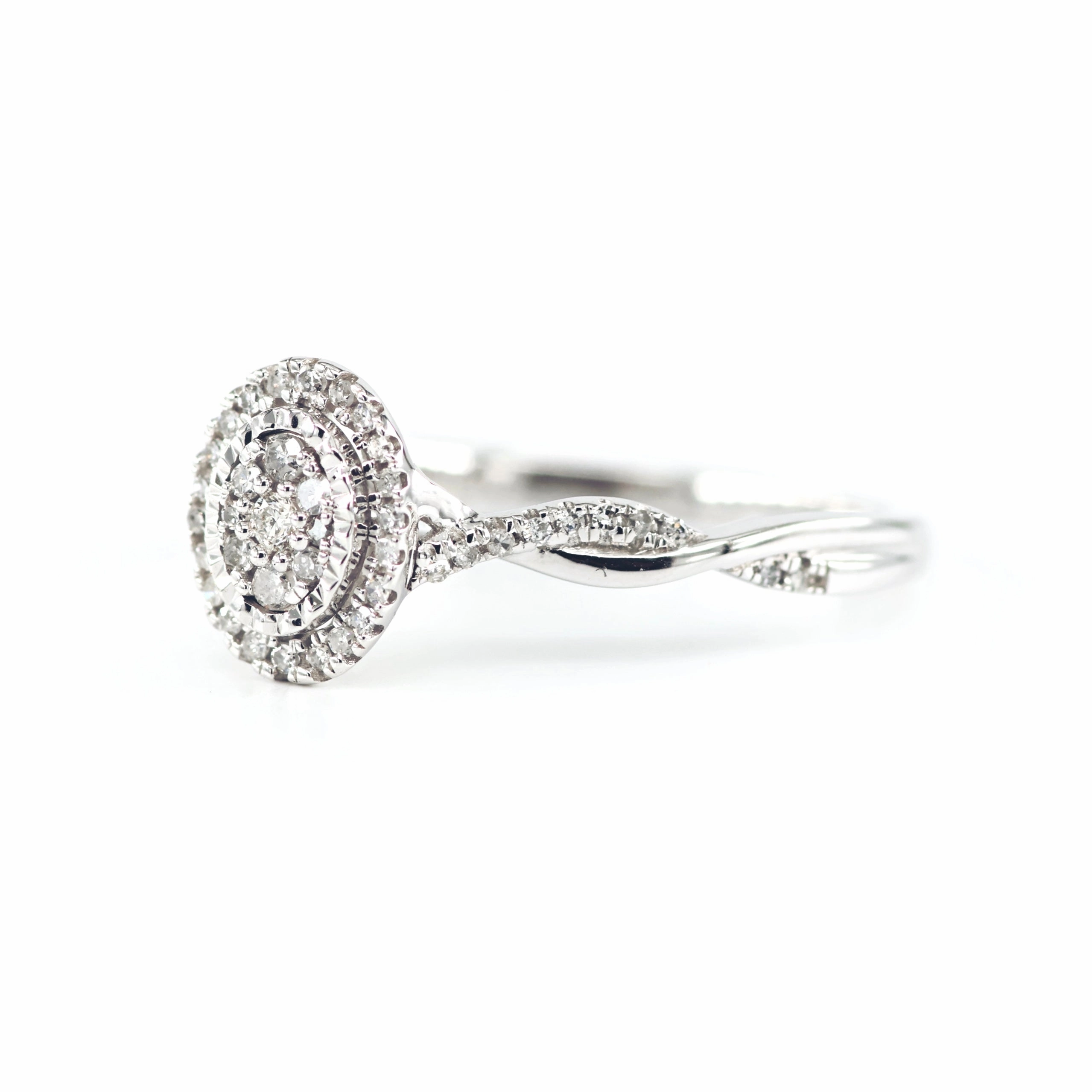 Oval Diamond Engagement Ring 4690057