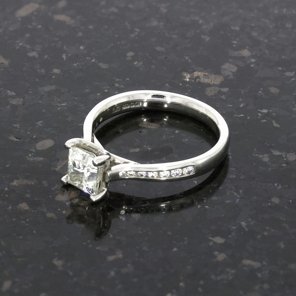 Platinum 1.05cts Solitaire Ring Princess Cut Centre Diamond