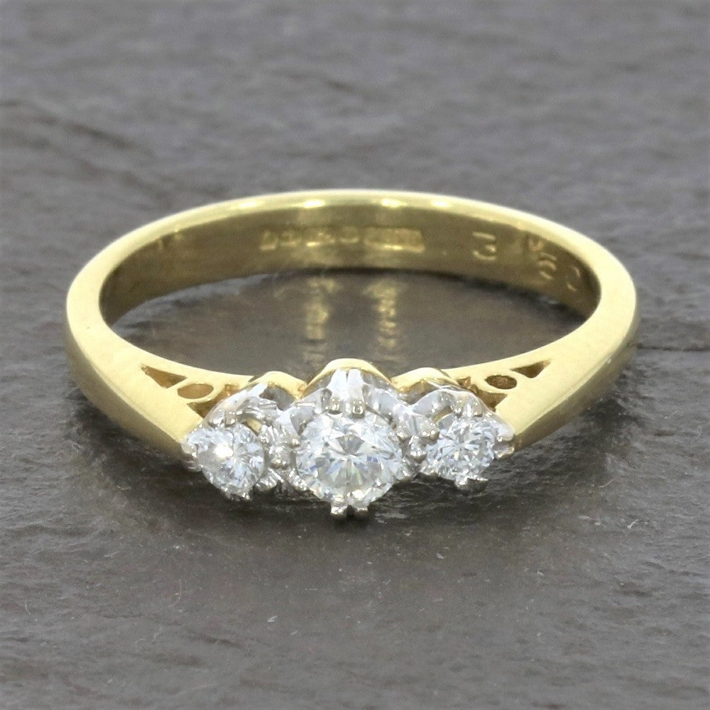Pre Owned 18ct Yellow Gold 3 Stone Trilogy 0.25cts Diamond Ring