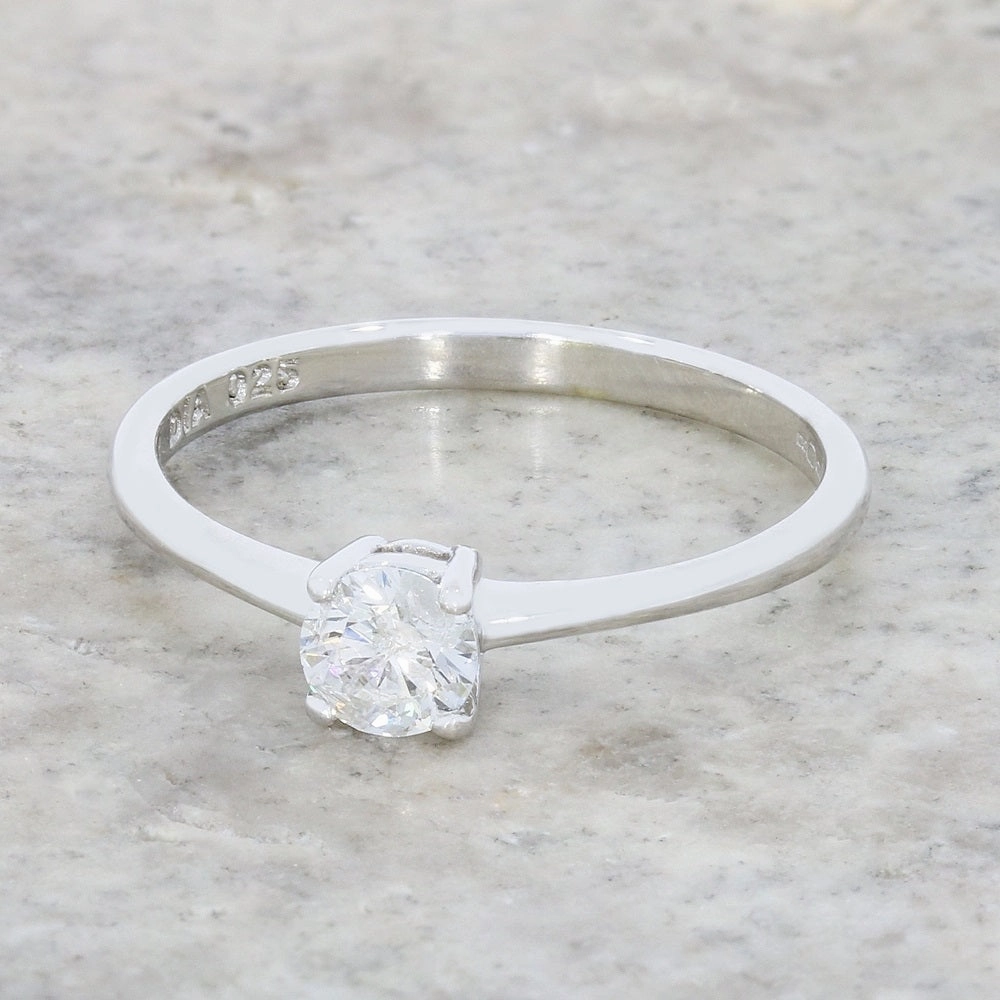 Pre Owned 9ct White Gold 0.25cts Diamond Solitaire Ring
