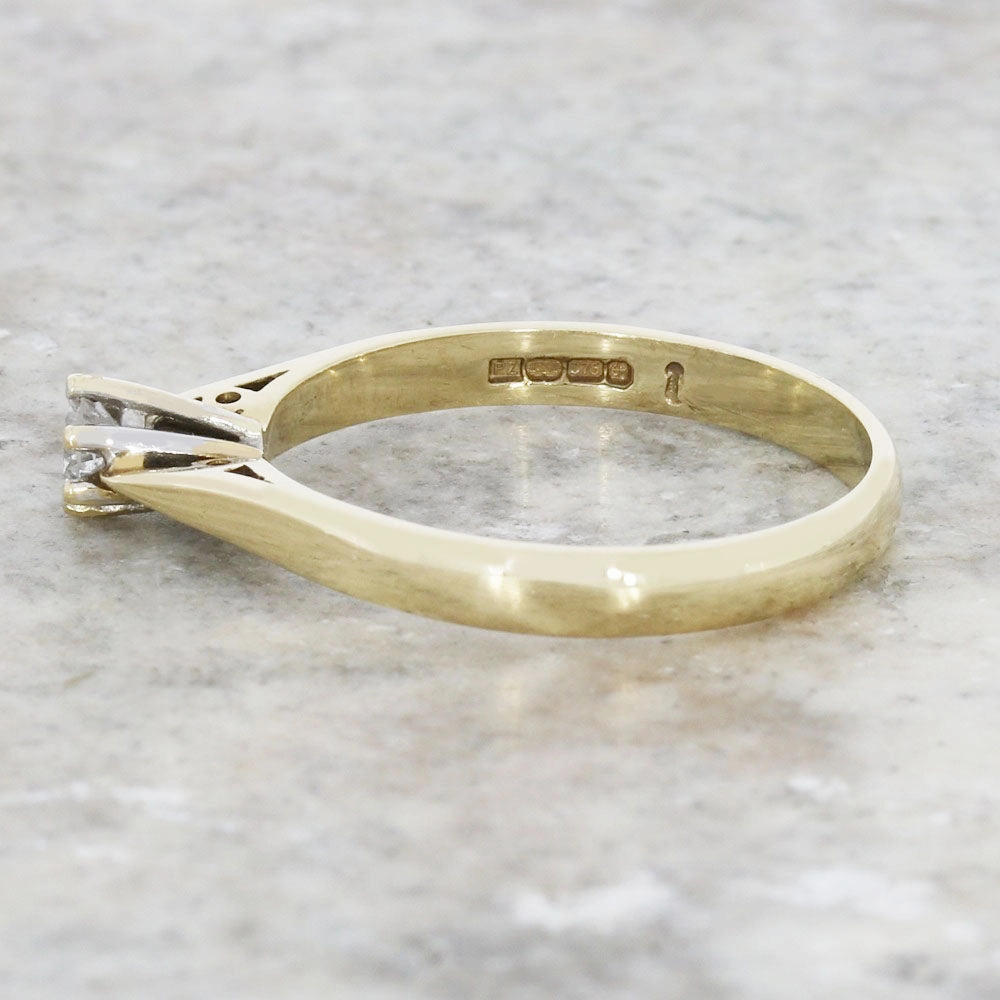 Pre Owned 9ct Yellow Gold 0.15cts Diamond Solitaire Ring