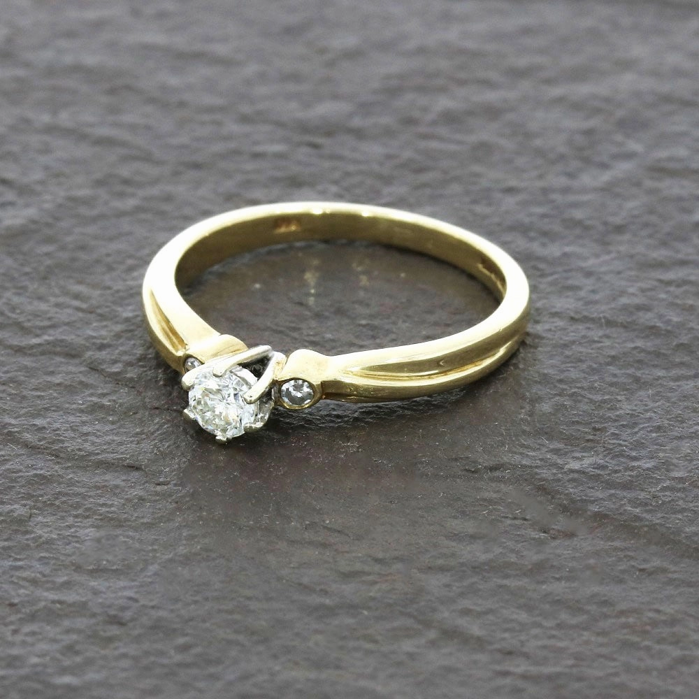 Pre Owned 9ct Yellow Gold 0.22ct Diamond Solitaire Ring