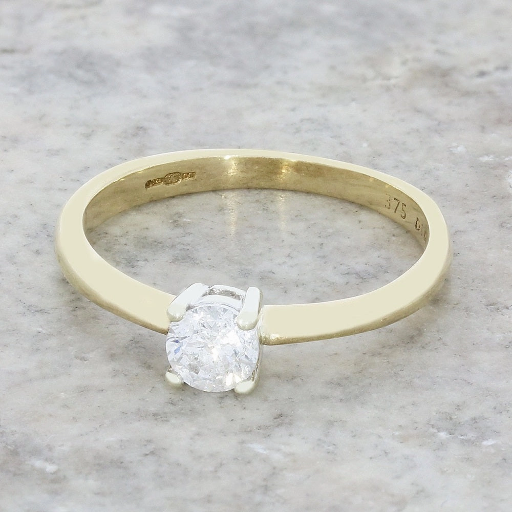 Pre Owned 9ct Yellow Gold Diamond Solitaire Ring