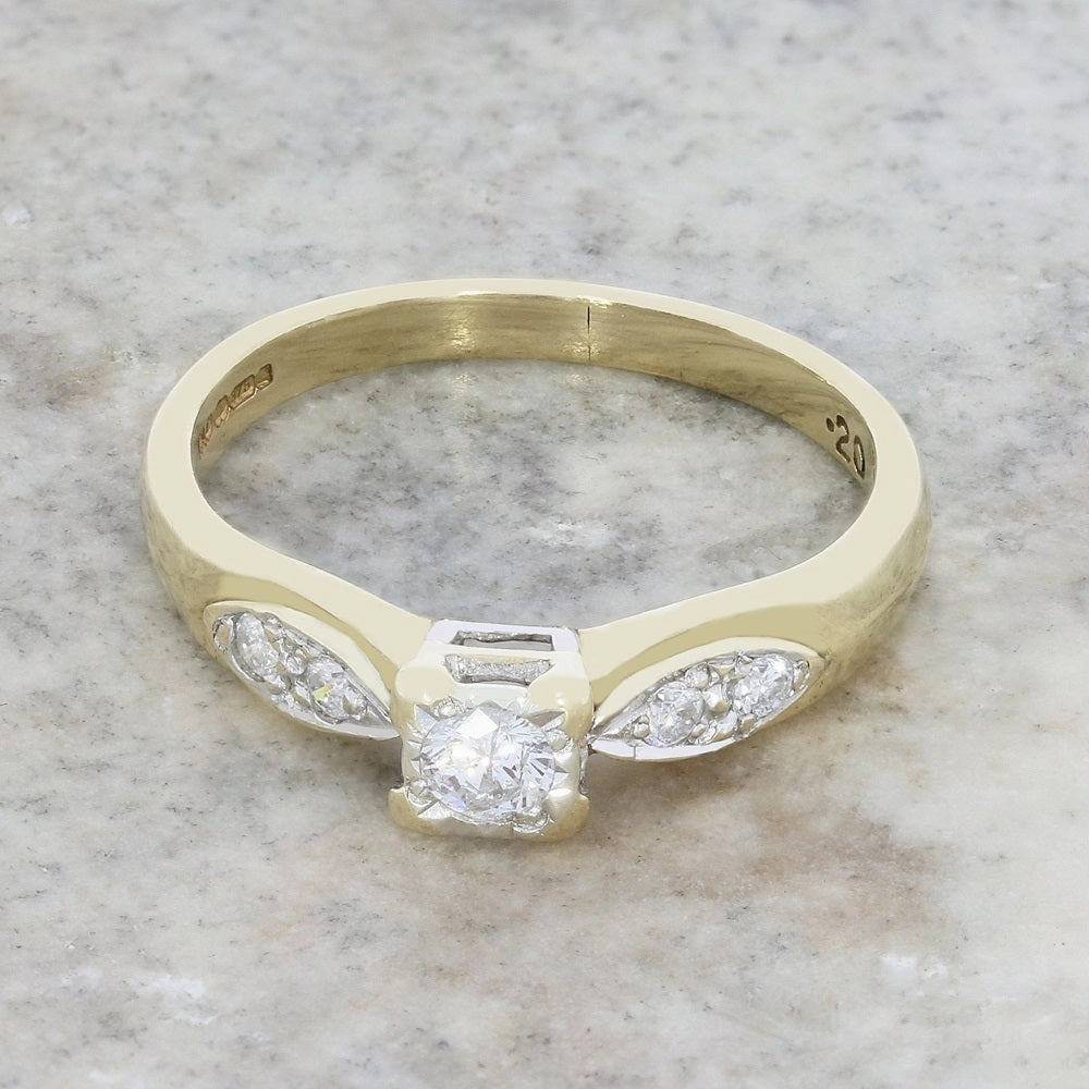 Pre Owned 9ct Yellow Gold Diamond Solitaire Ring