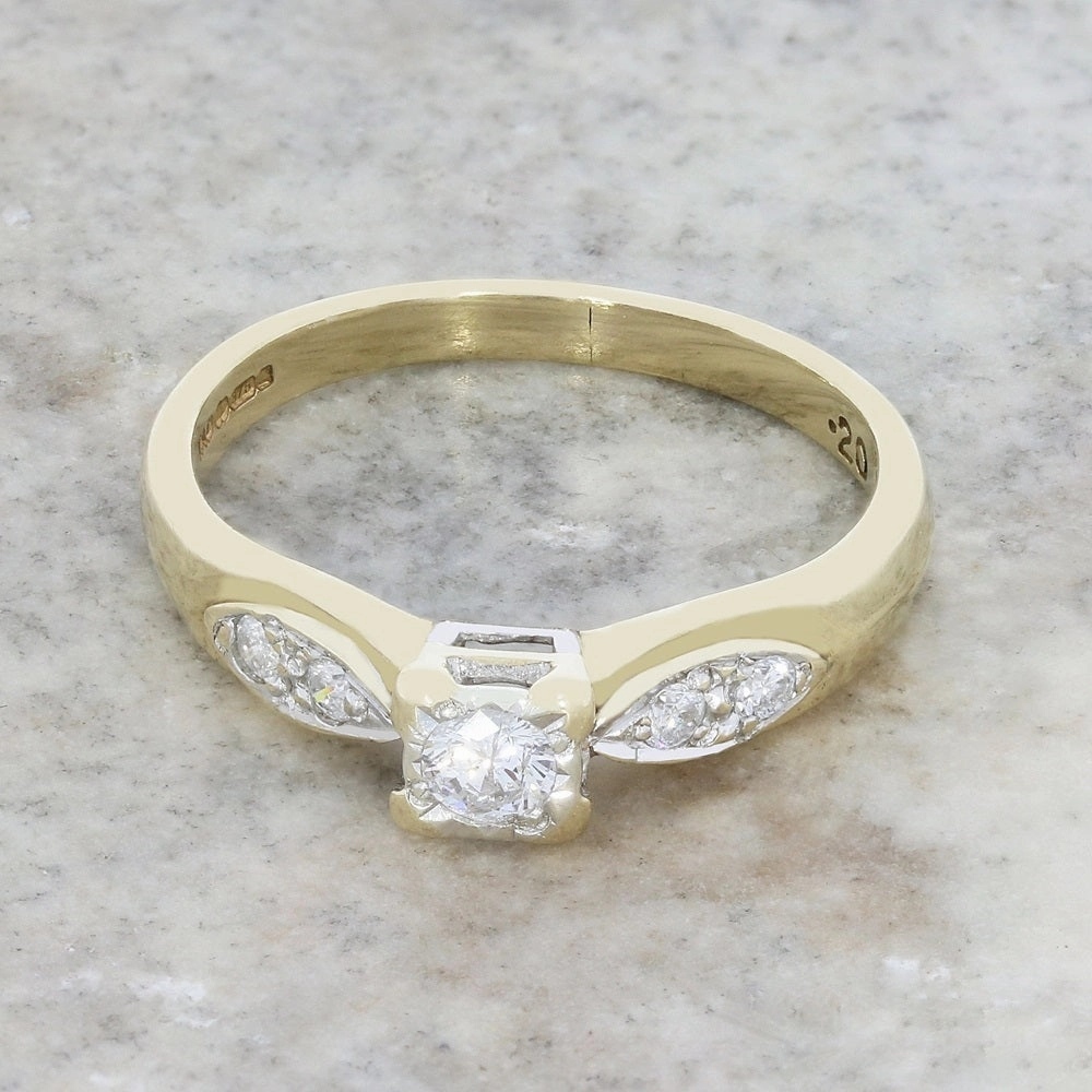 Pre Owned 9ct Yellow Gold Diamond Solitaire Ring