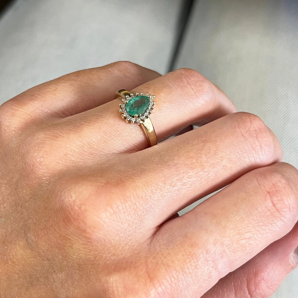 Pre Owned 9ct Yellow Gold Emerald and Diamond Cluster Ring