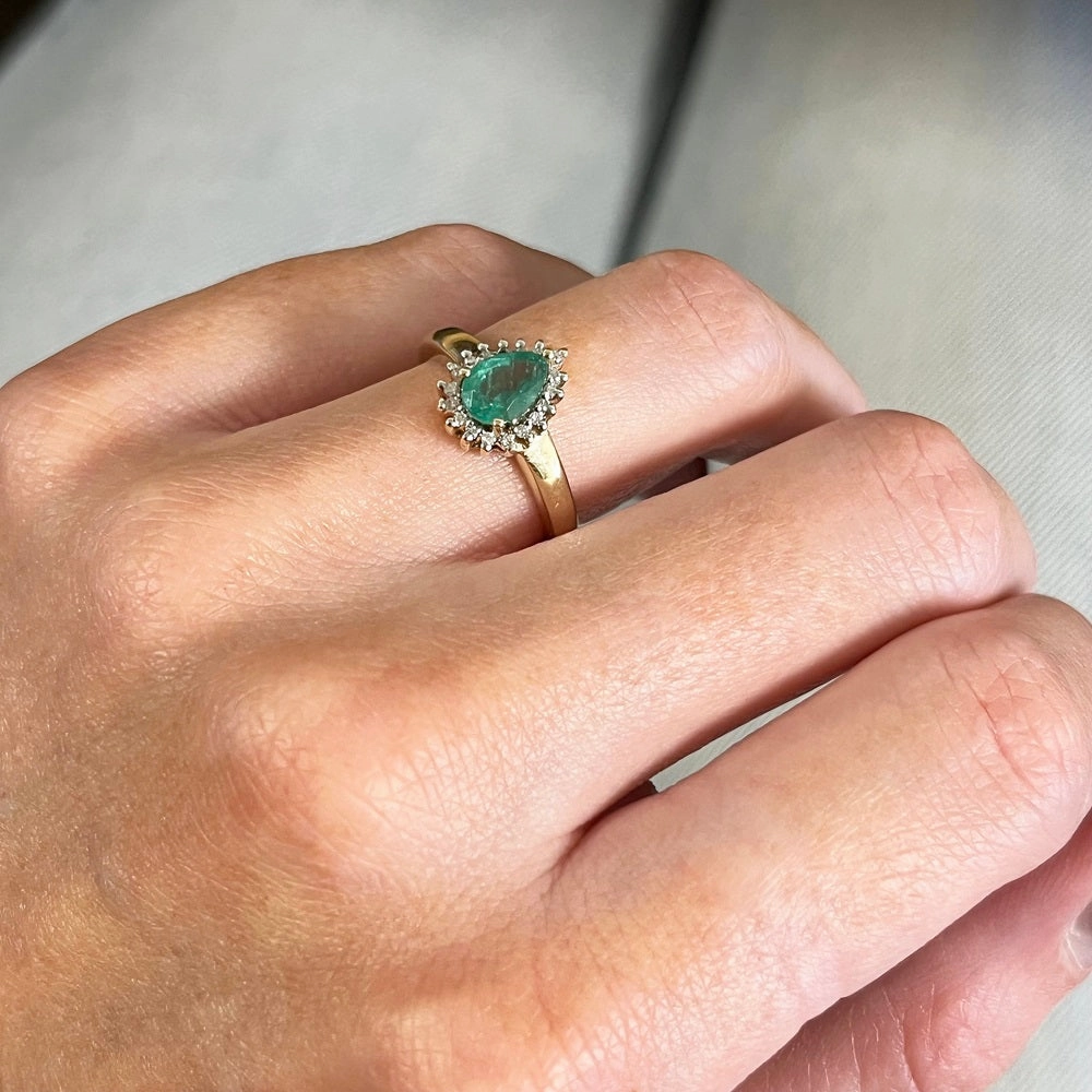 Pre Owned 9ct Yellow Gold Emerald and Diamond Cluster Ring