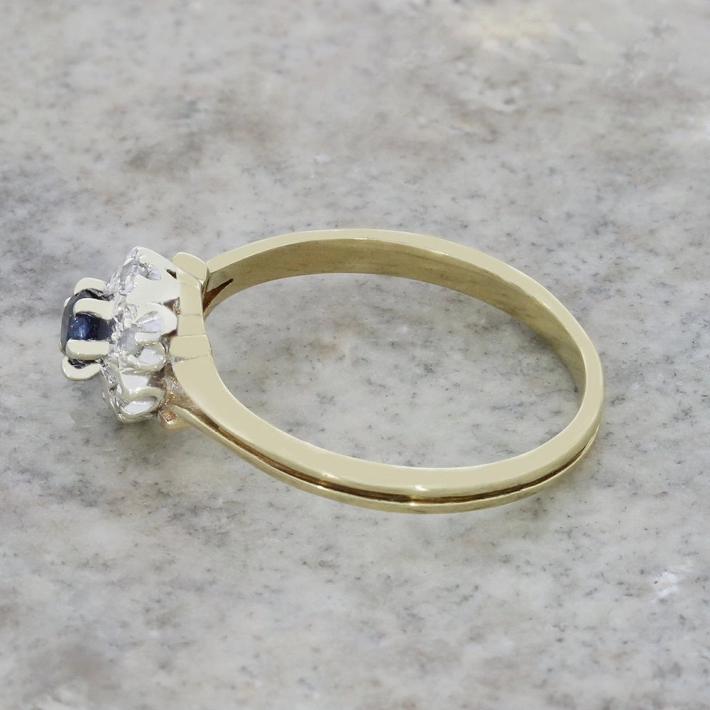 Pre Owned 9ct Yellow Gold Sapphire and Diamond Cluster Ring