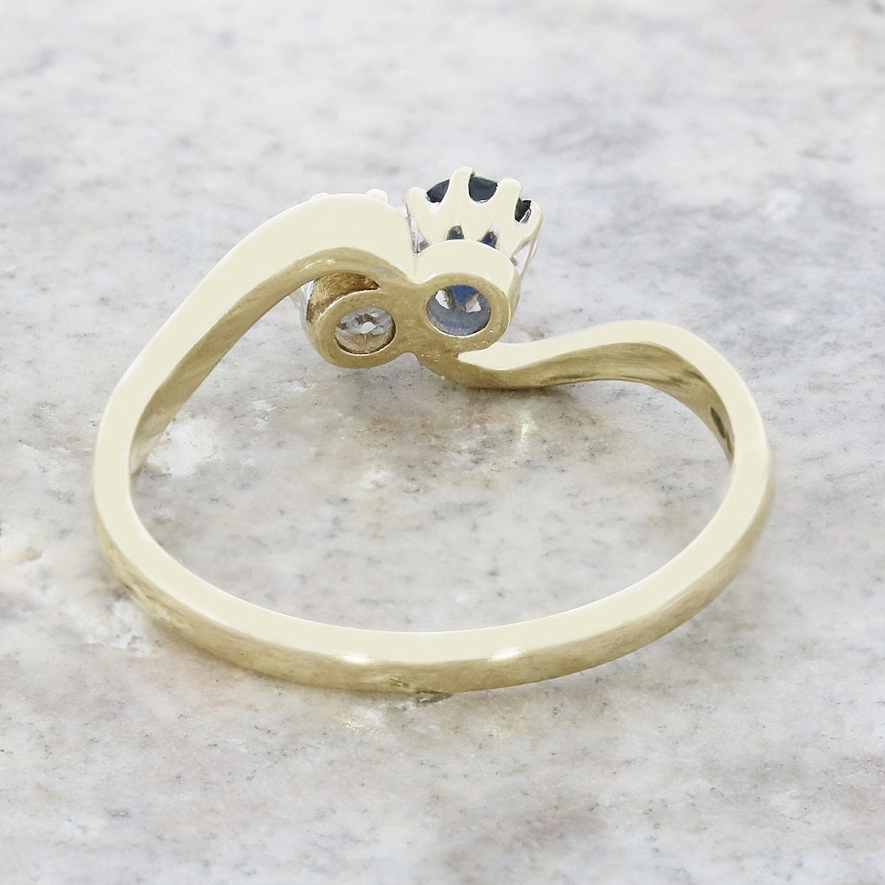 Pre Owned 9ct Yellow Gold Sapphire and Diamond Ladies Ring