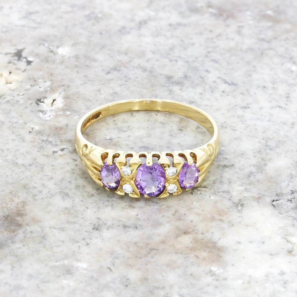 Pre Owned 9ct Yellow Gold Vintage Design Amethyst and Diamond Ring