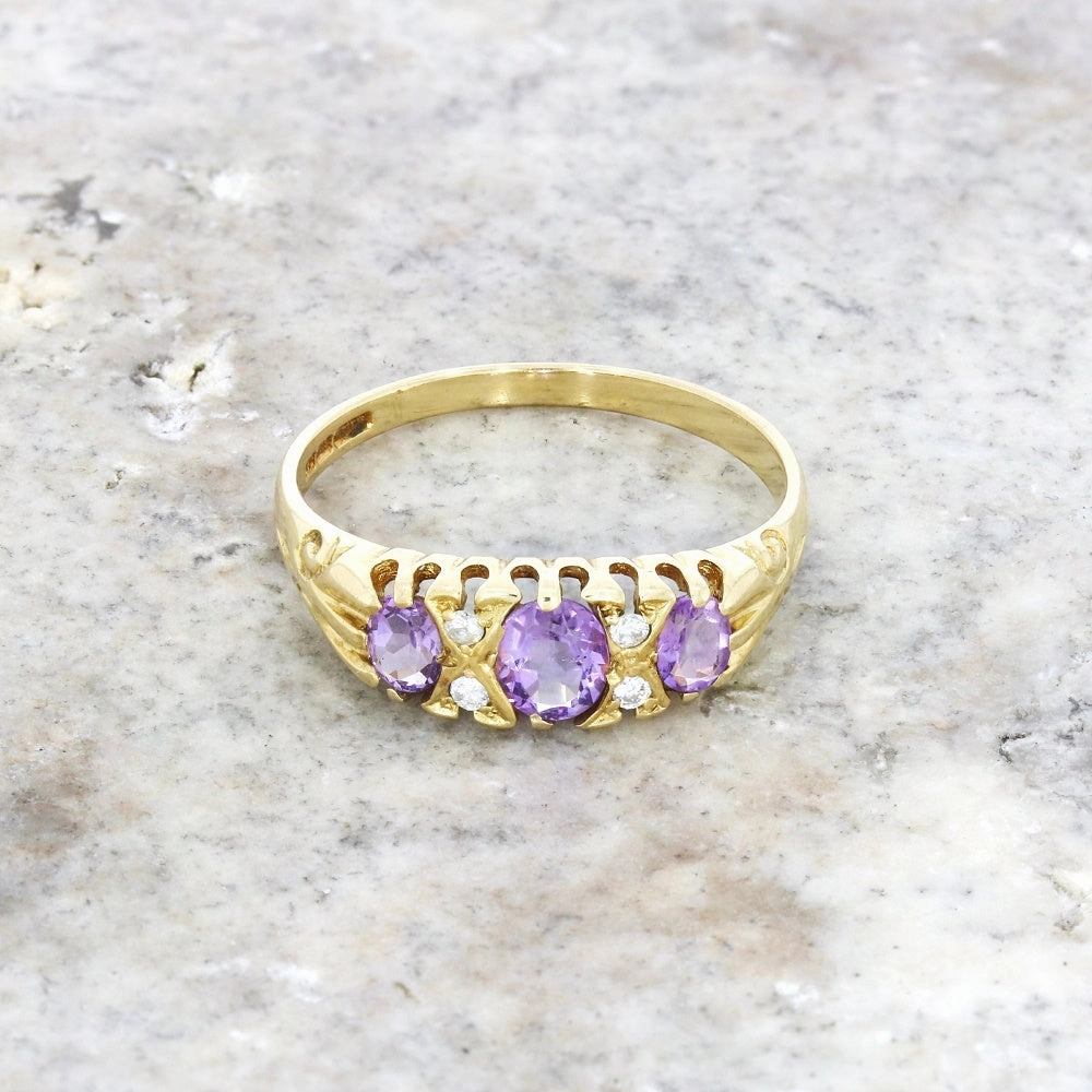 Pre Owned 9ct Yellow Gold Vintage Design Amethyst and Diamond Ring