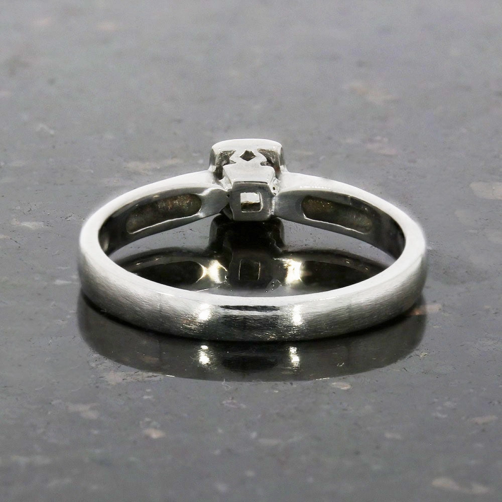 Pre Owned Ladies 18ct White Gold Diamond Solitaire Ring