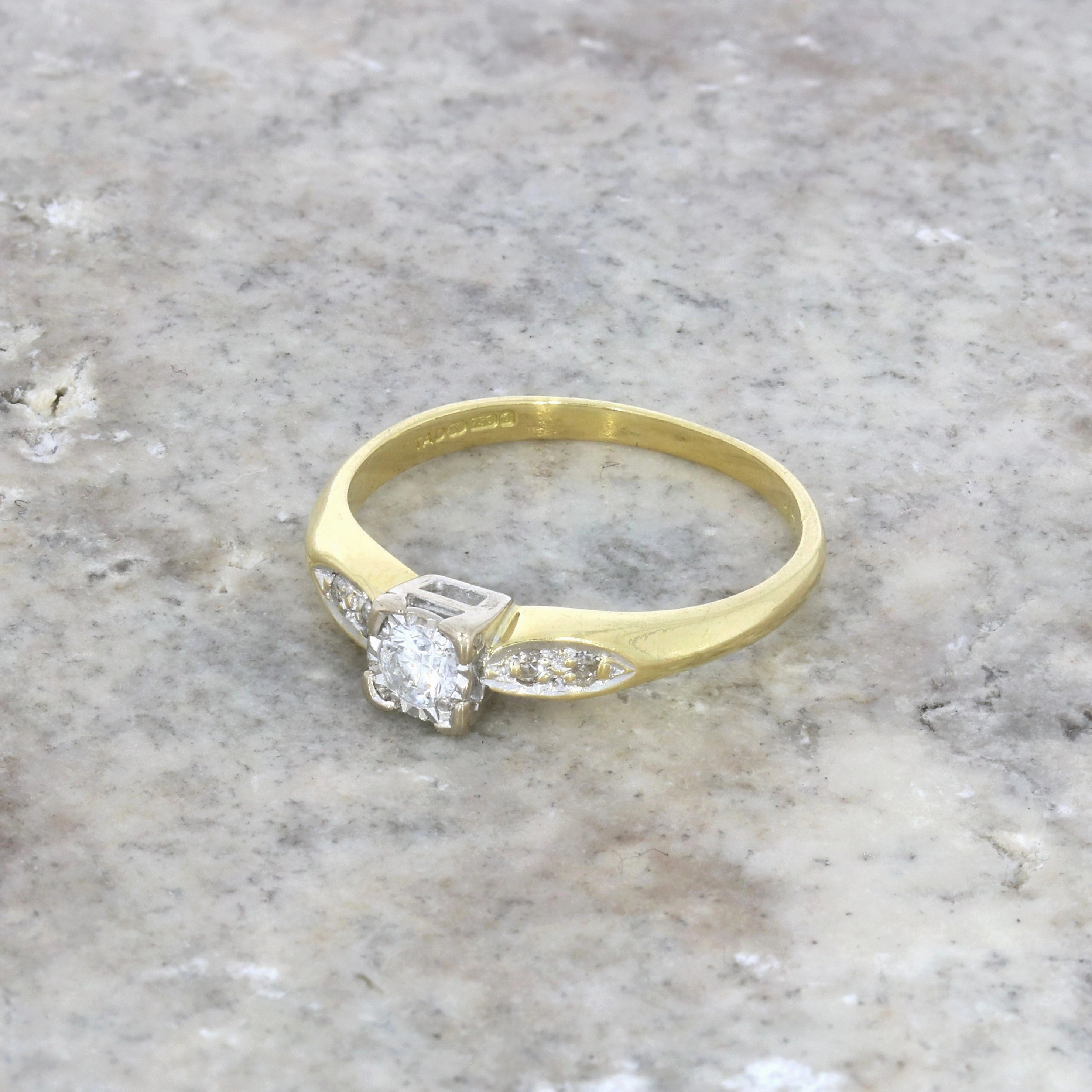 Pre Owned Ladies 18ct Yellow Gold 0.15cts Diamond Solitaire Ring