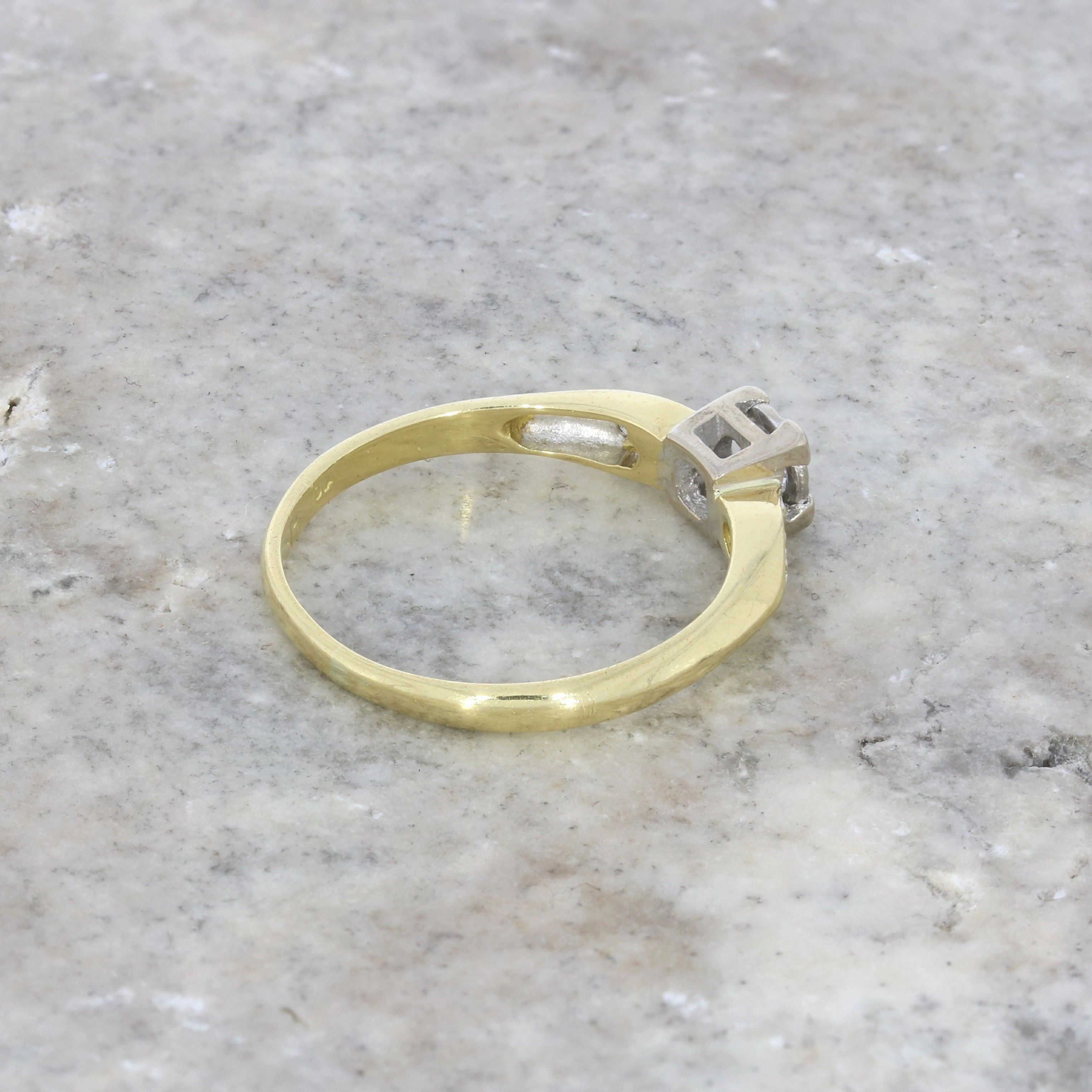 Pre Owned Ladies 18ct Yellow Gold 0.15cts Diamond Solitaire Ring