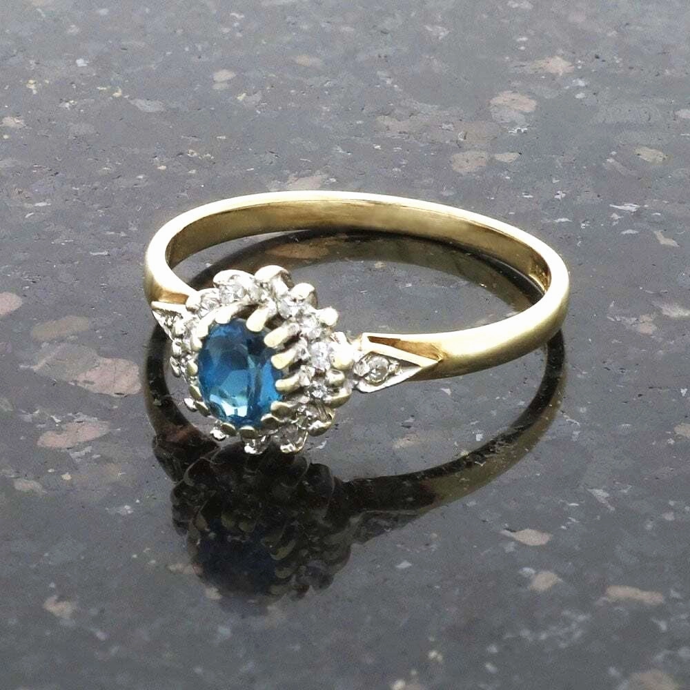 Pre Owned Ladies 9ct Yellow Gold Blue Topaz and Diamond Ring