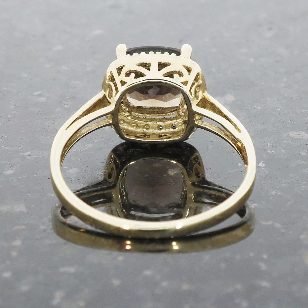 Pre Owned Ladies 9ct Yellow Gold Smokey Quartz and Diamond Ring