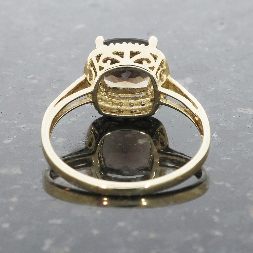 Pre Owned Ladies 9ct Yellow Gold Smokey Quartz and Diamond Ring
