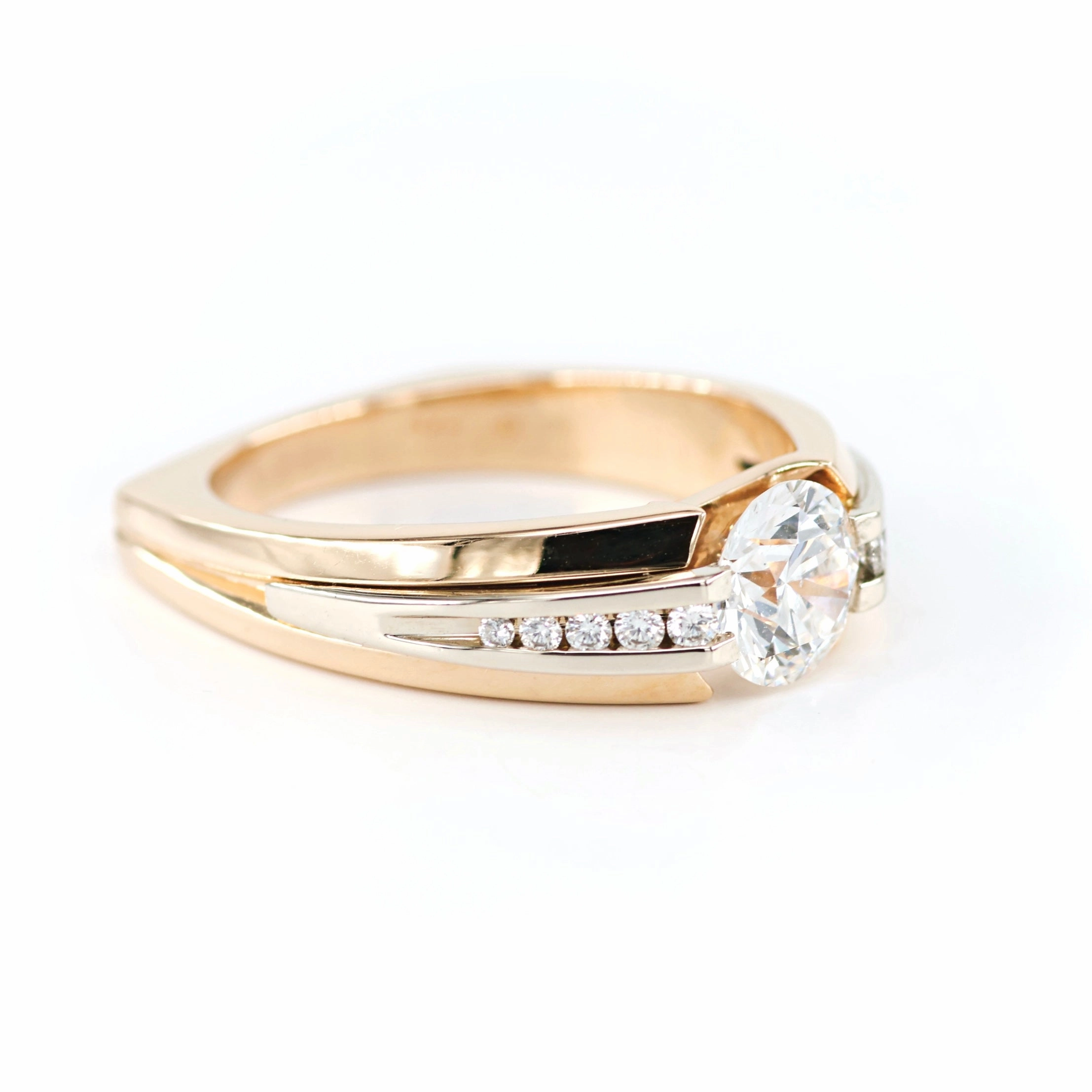 Round Diamond Engagement Ring 4690065