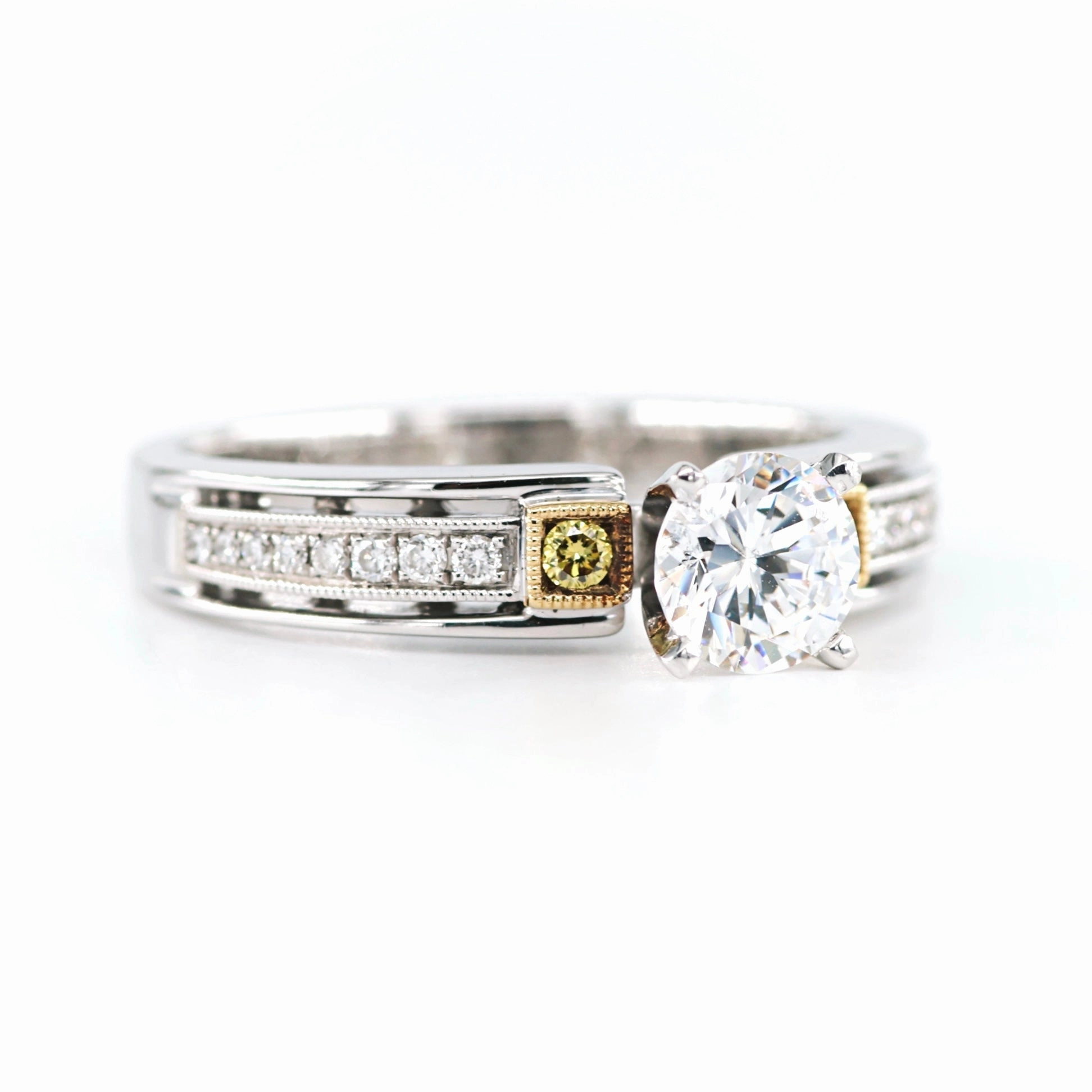 Round Diamond Engagement Ring 4690072