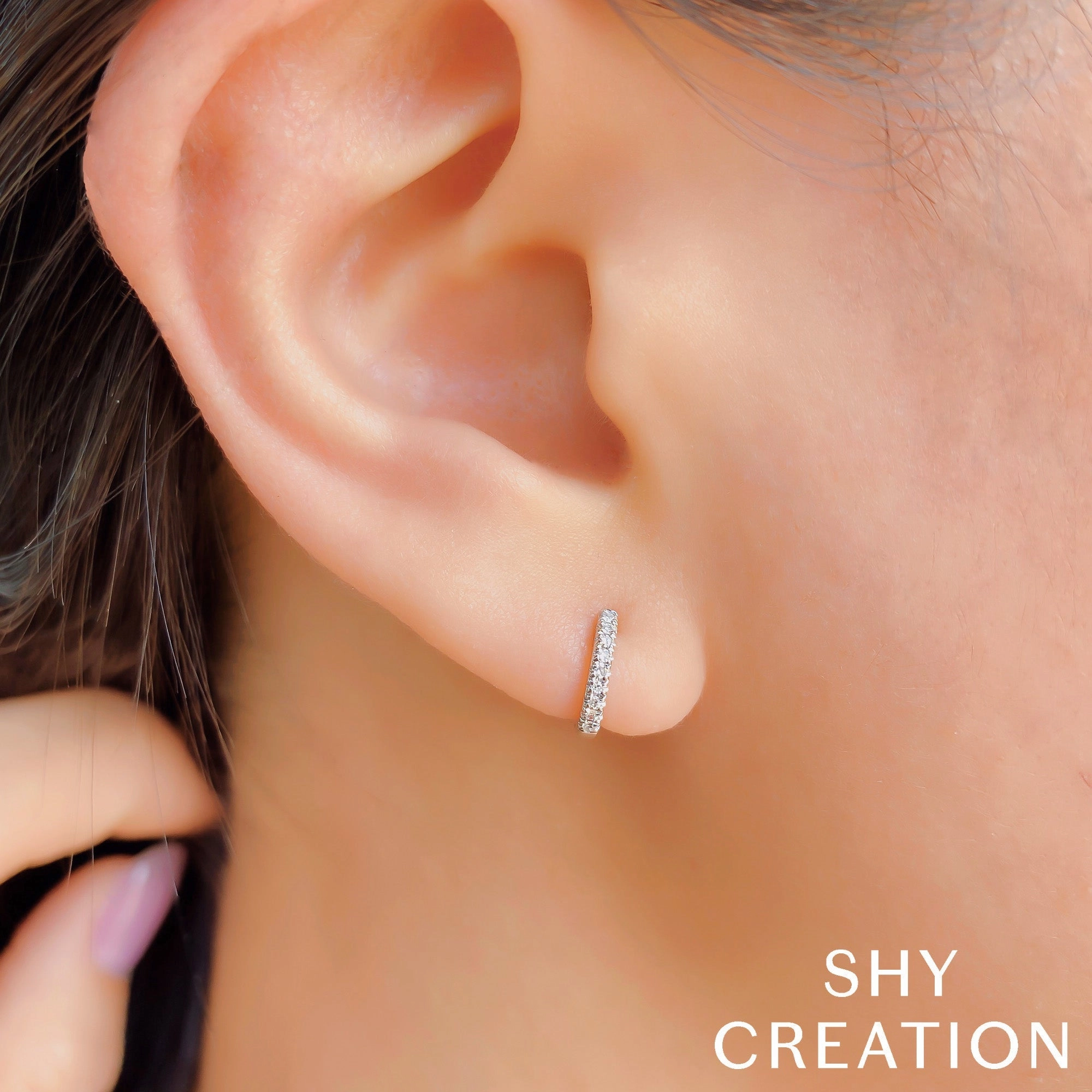 Shy Creation 0.04Ct Diamond Mini Huggie Earring SC22004026V3
