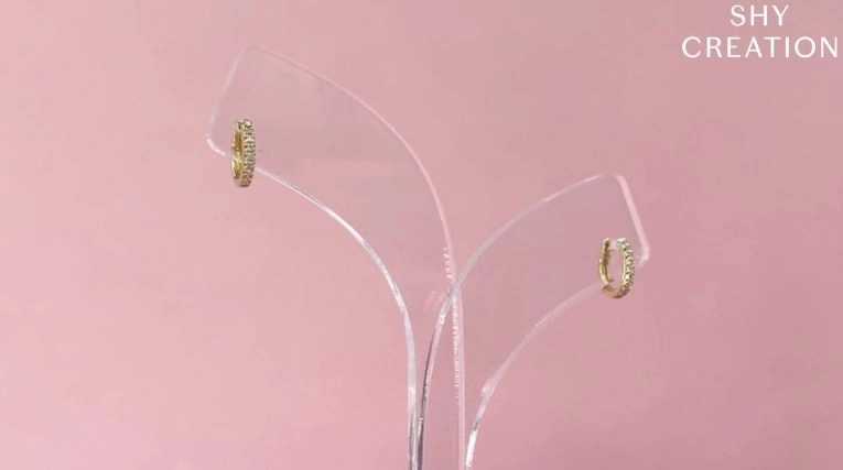 Shy Creation 0.07Ct Diamond Huggie Earring SC22003982