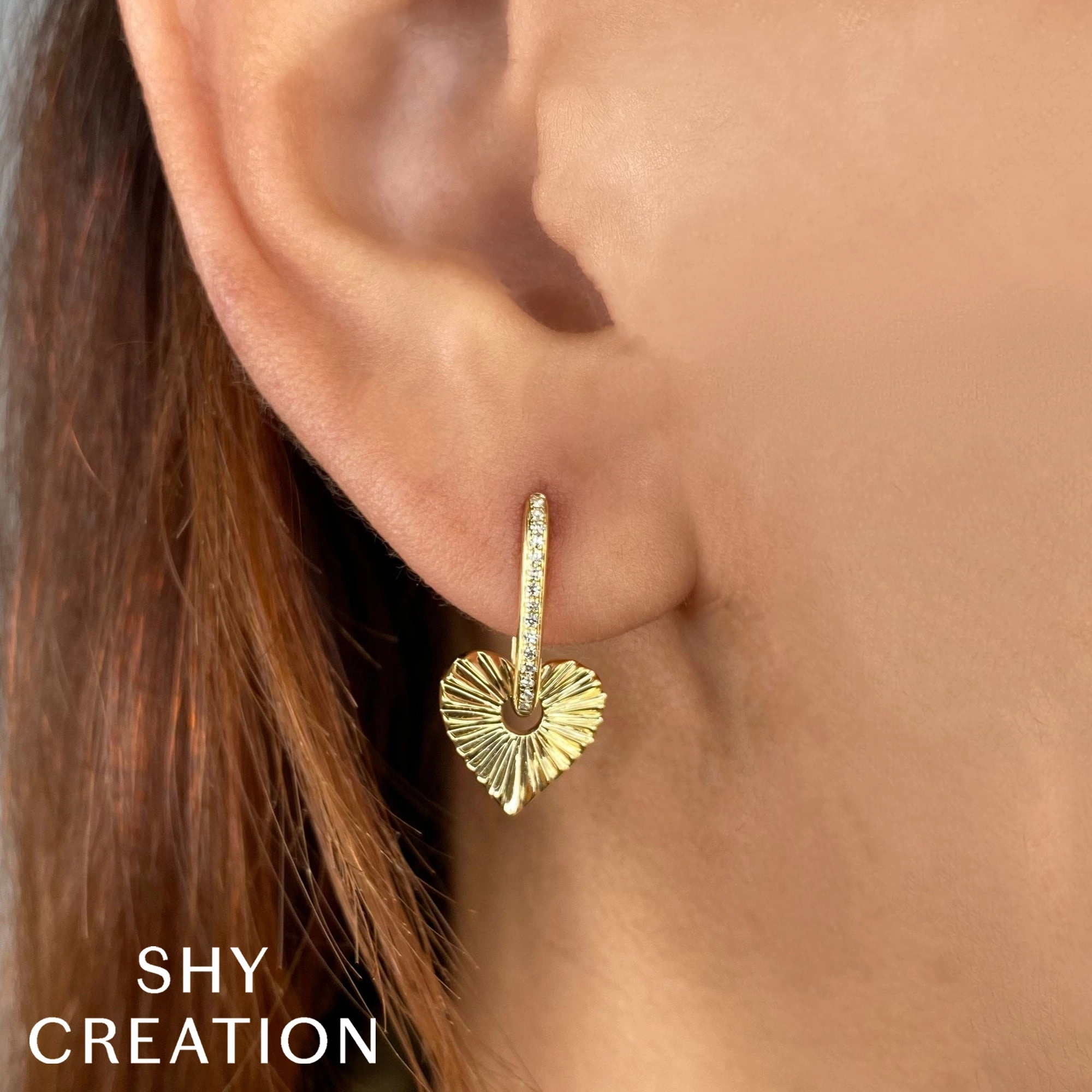 Shy Creation 0.08Ct Diamond Ribbed Heart Earring SC55014489