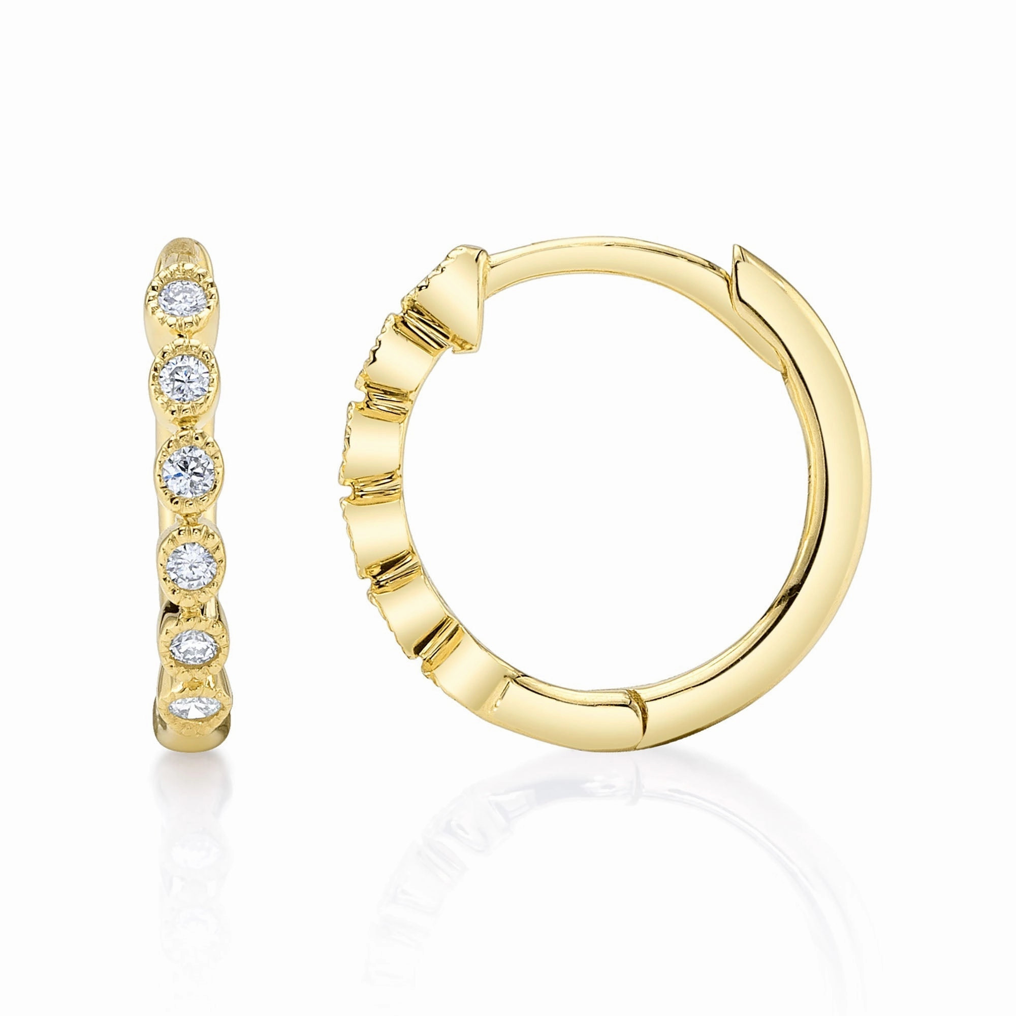 Shy Creation 0.11Ct Diamond Huggie Earring SC55006356
