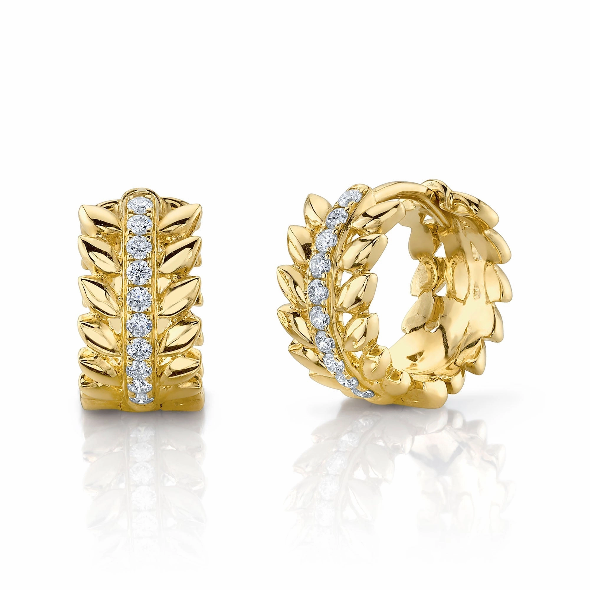 Shy Creation 0.20Ct Diamond Laurel Wreath Huggie Earring SC55022941