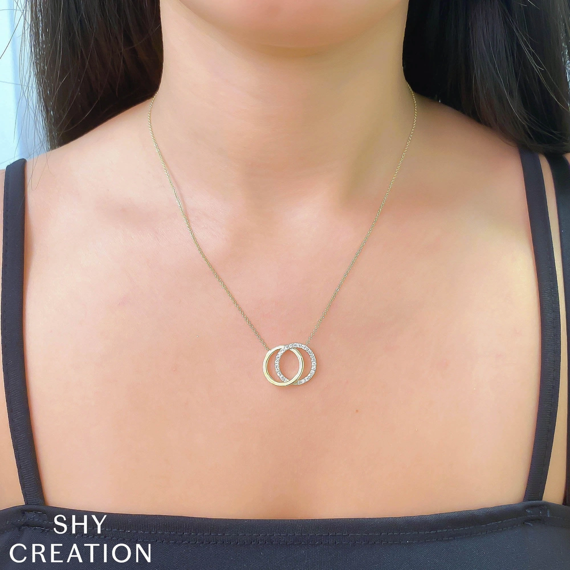 Shy Creation 0.31Ct Diamond Love Knot Circle Necklace SC55022495