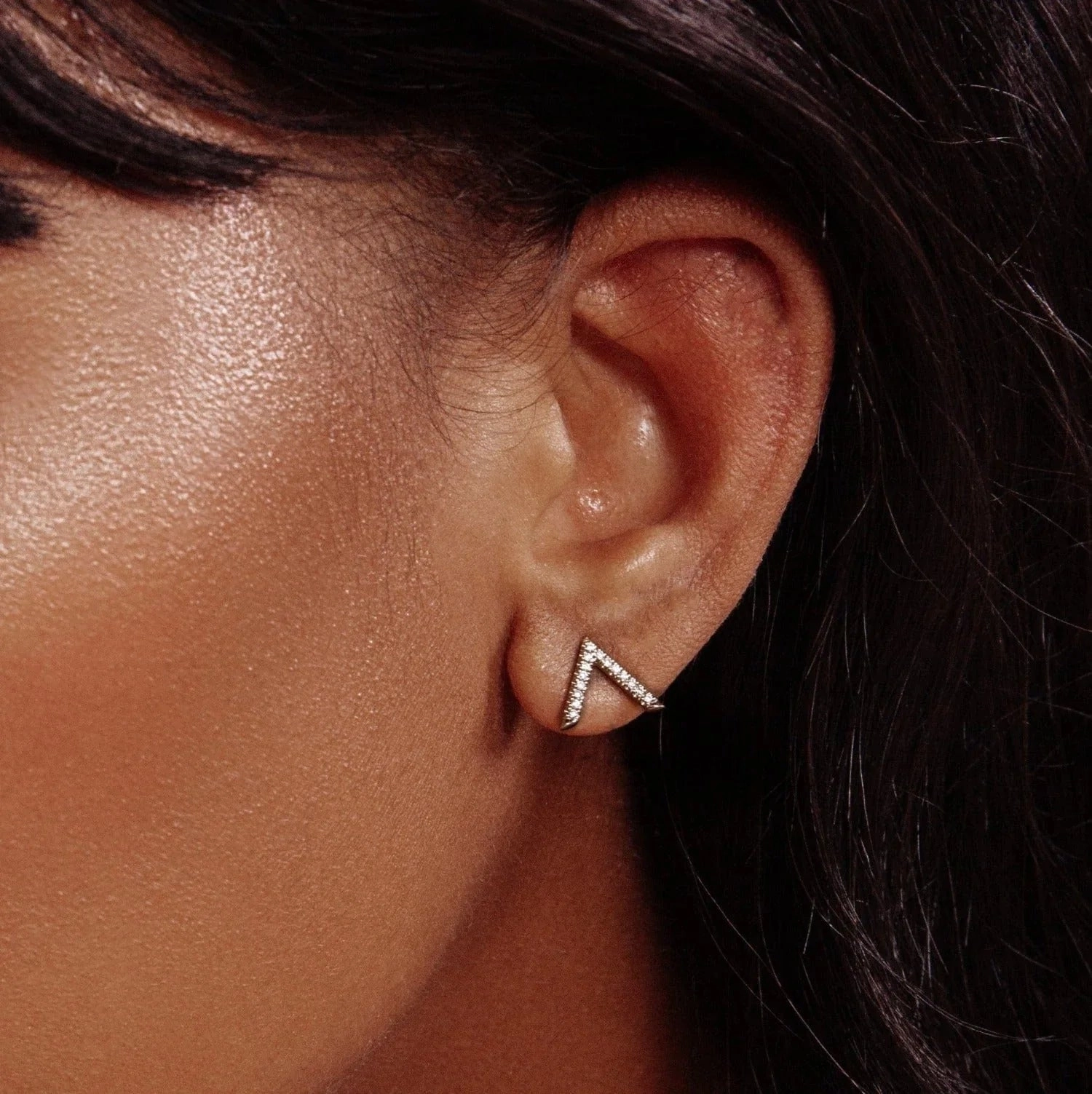 Single V Diamond Stud Earrings ER267YG