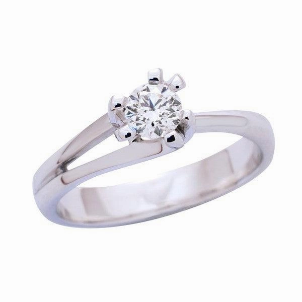 Solitaire en or blanc , diamant certifi GIA.