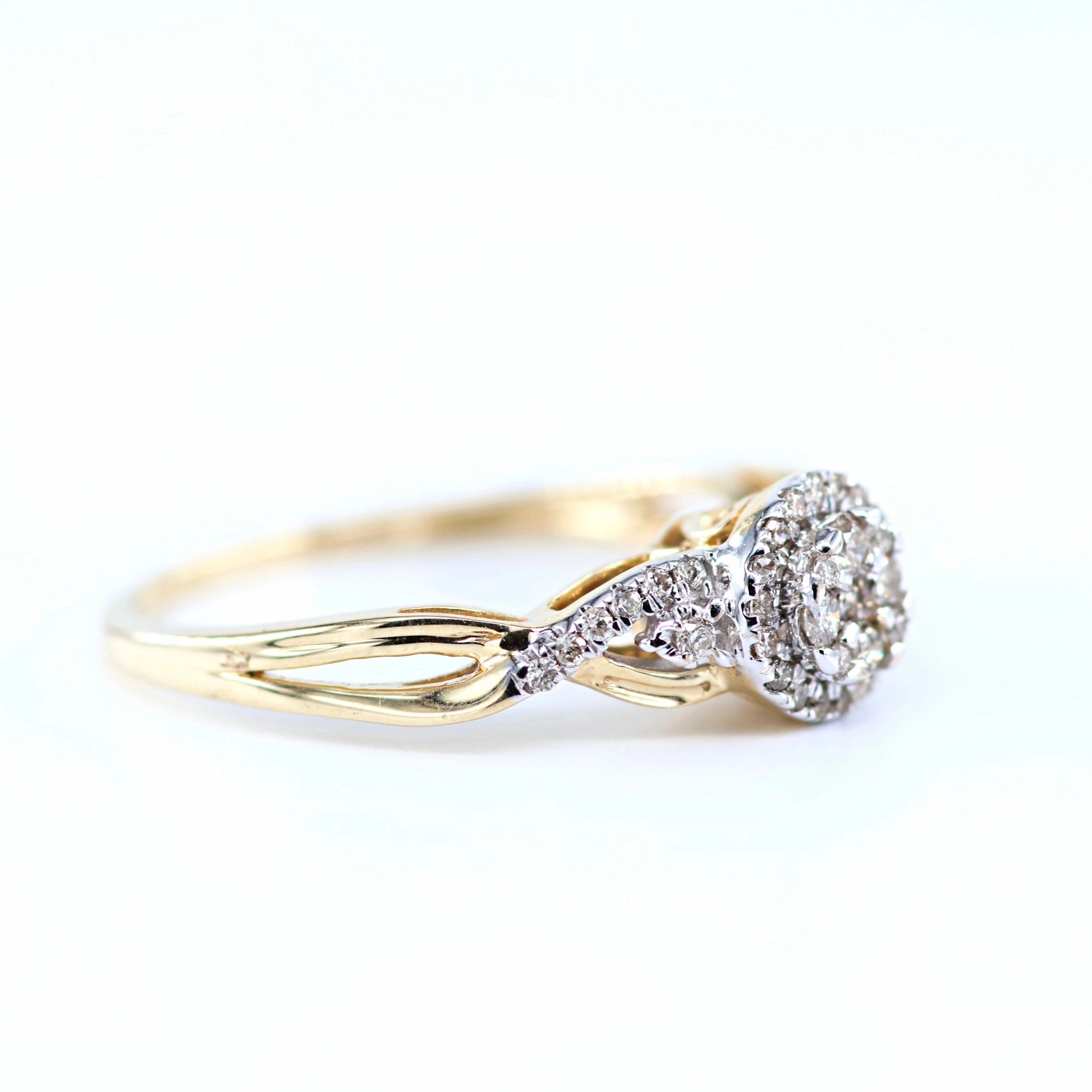 Twisted Round Diamond Engagement Ring 4690045